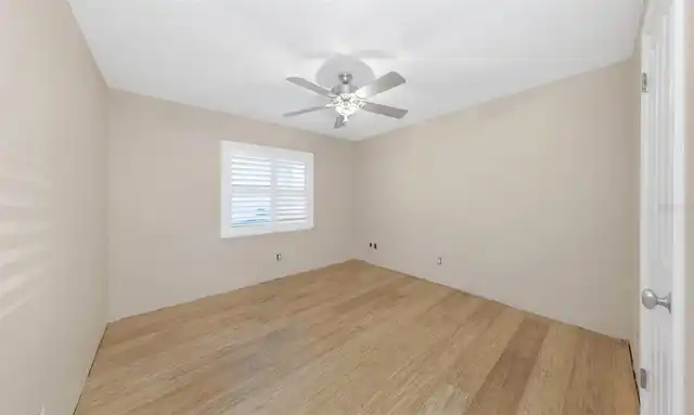 Listing Photo 14