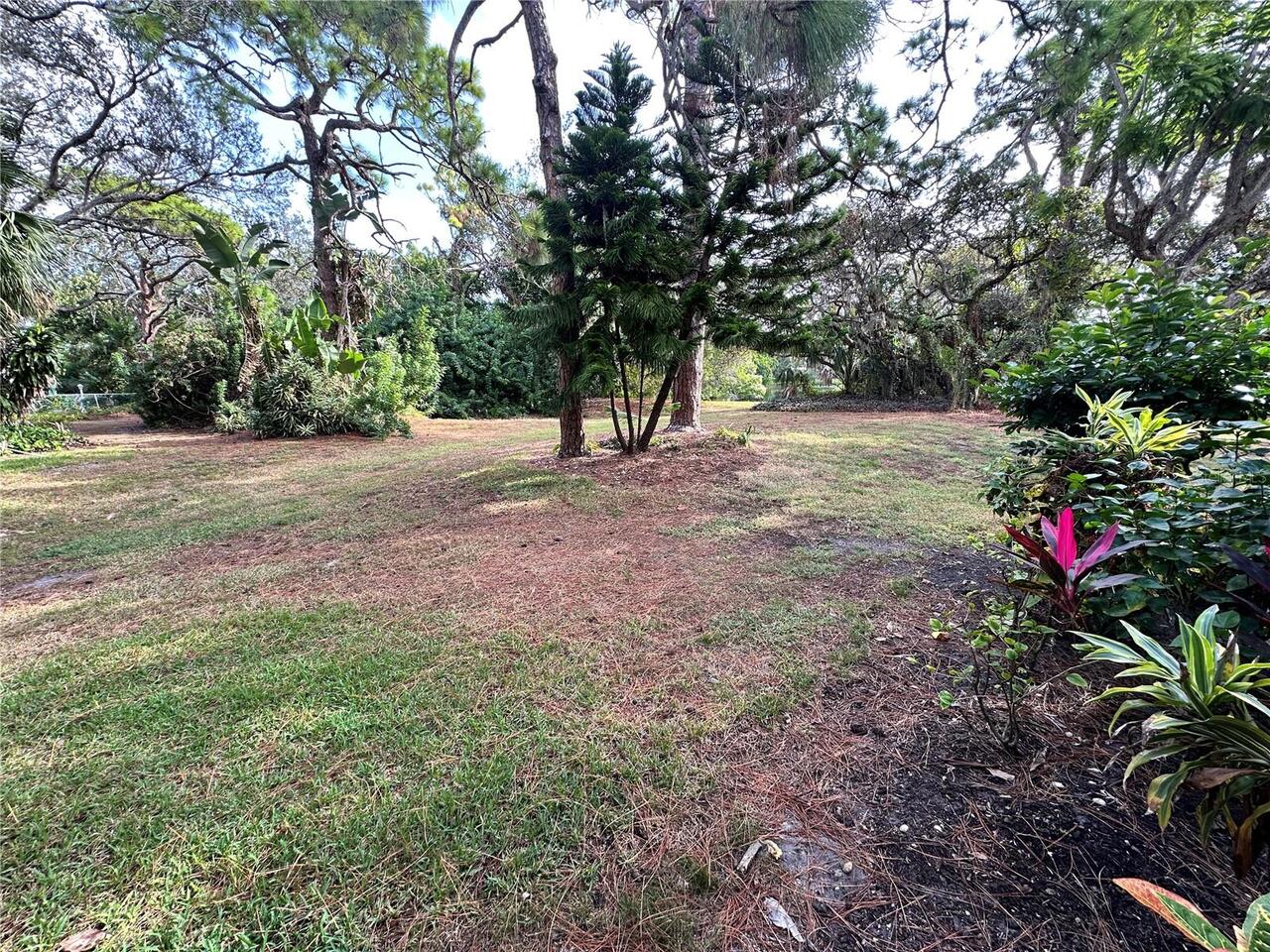 Listing Photo 12