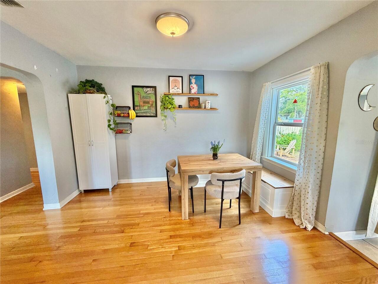 Listing Photo 8