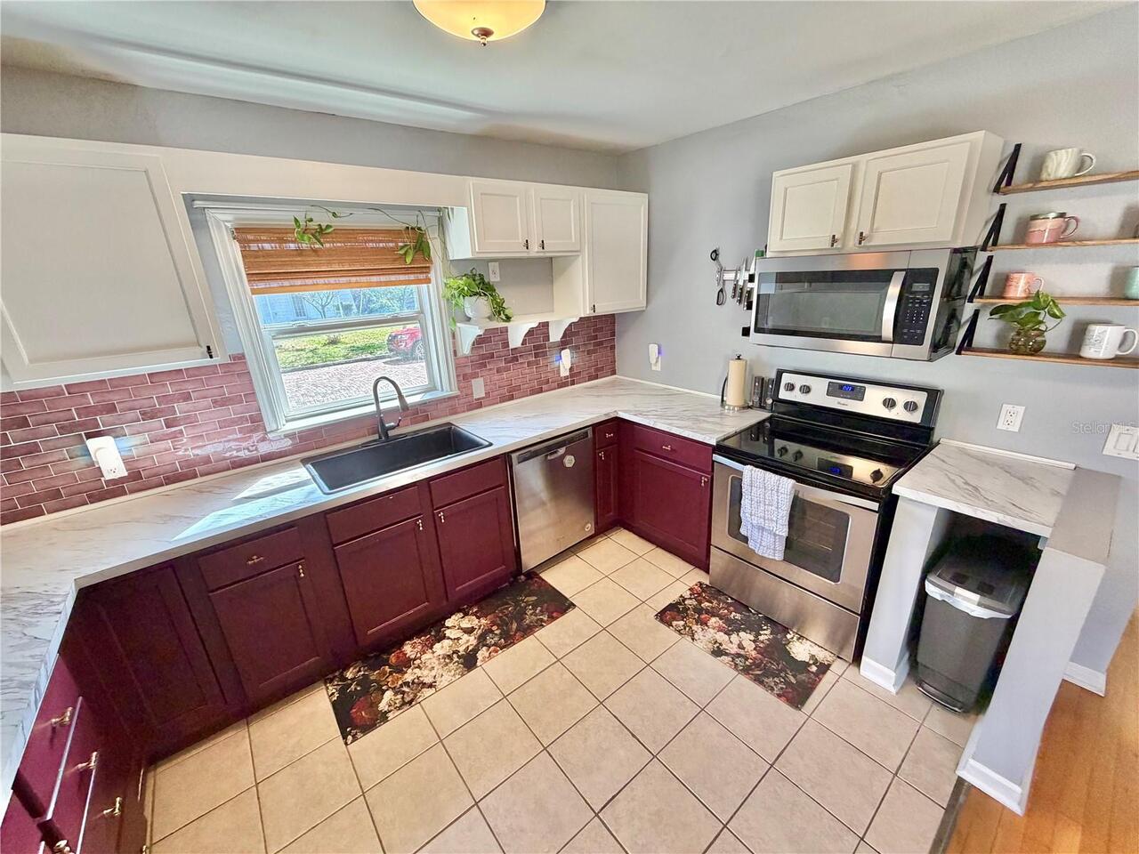 Listing Photo 11