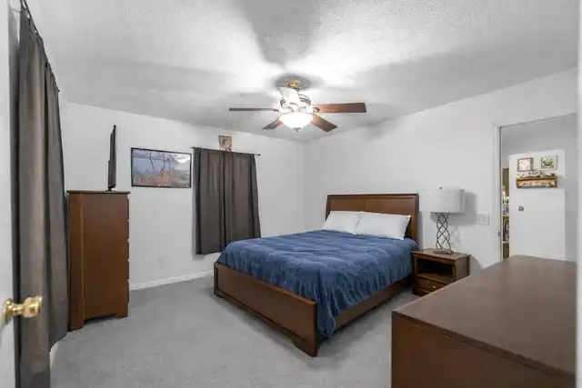 Listing Photo 11