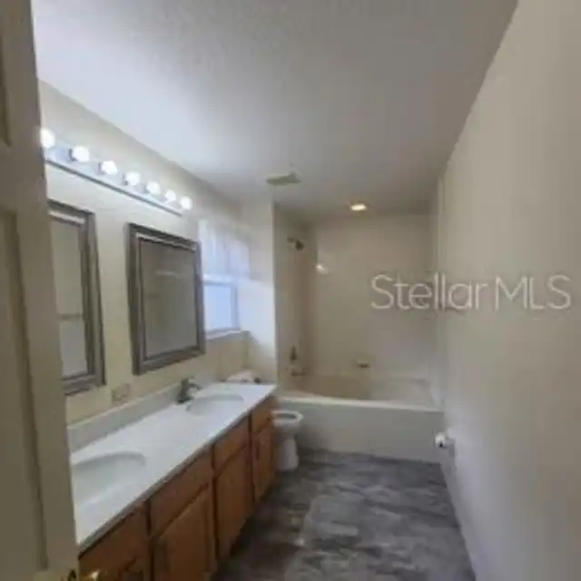 Listing Photo 11