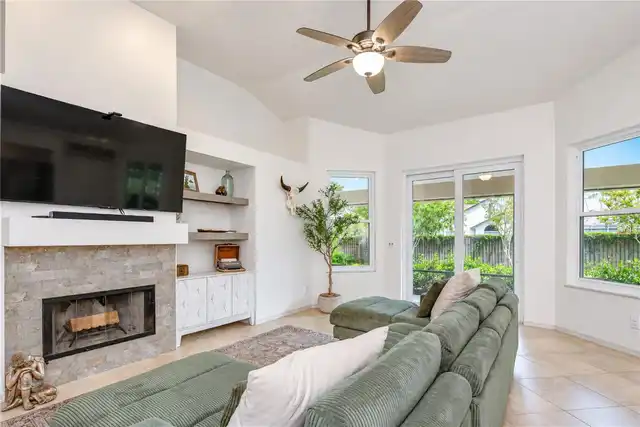 Listing Photo 6