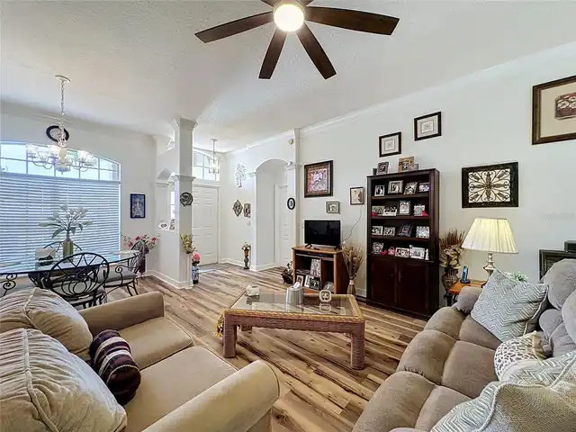 Listing Photo 6