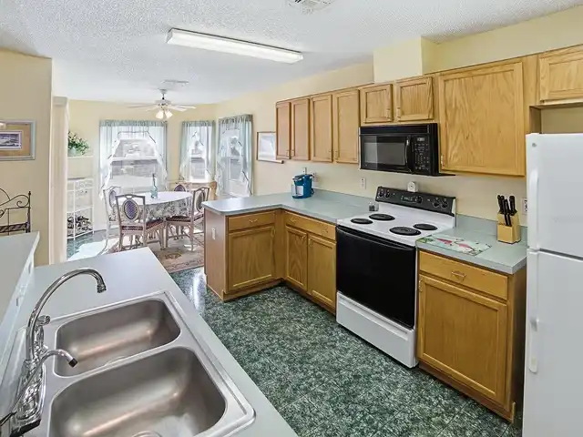 Listing Photo 14