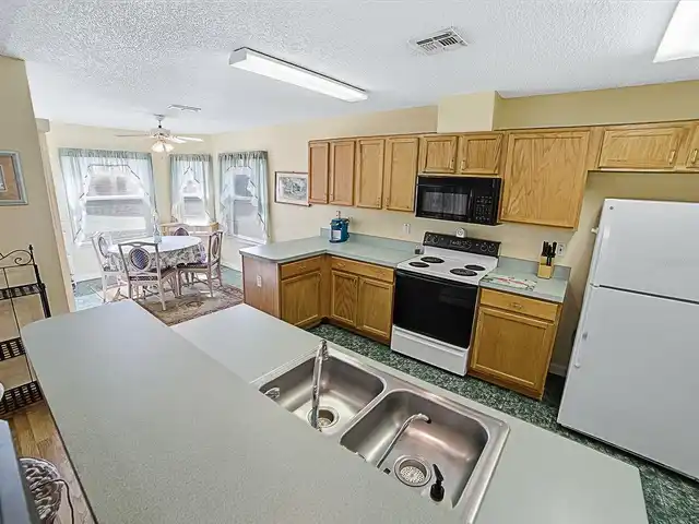 Listing Photo 15