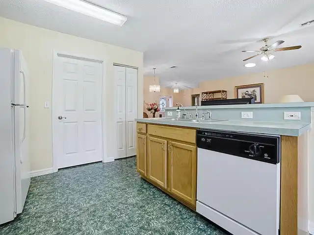 Listing Photo 16