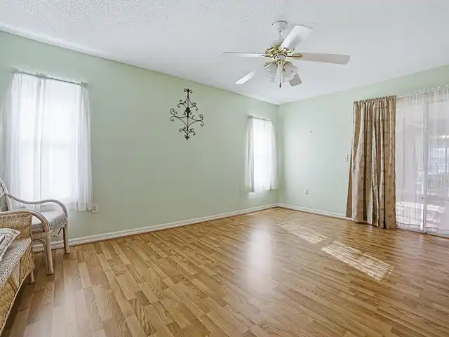 Listing Photo 25