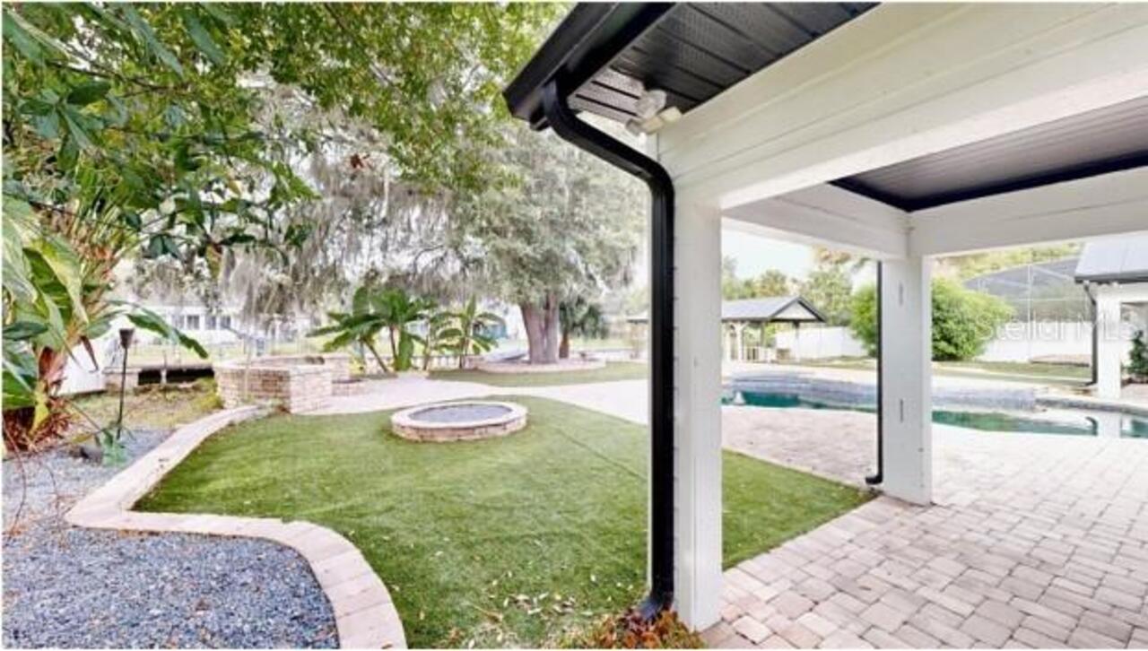 Listing Photo 11