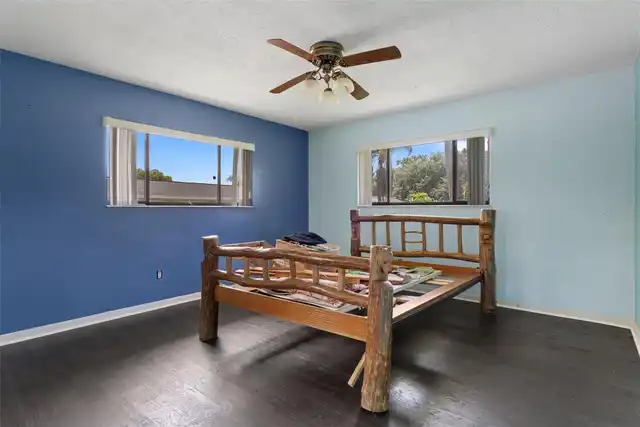 Listing Photo 14