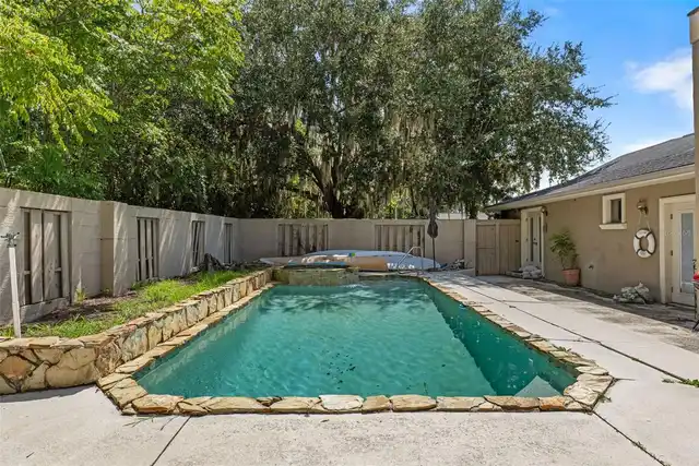 Listing Photo 17