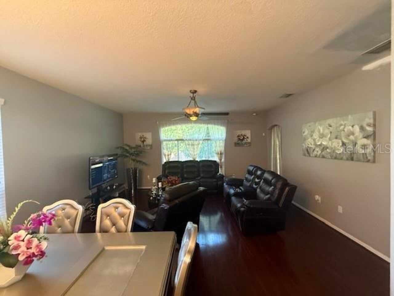 Listing Photo 10