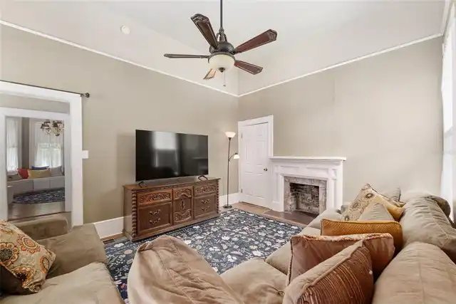 Listing Photo 7