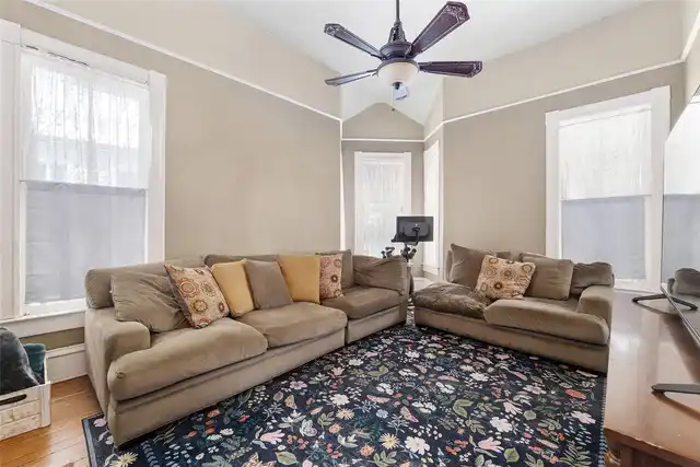 Listing Photo 8