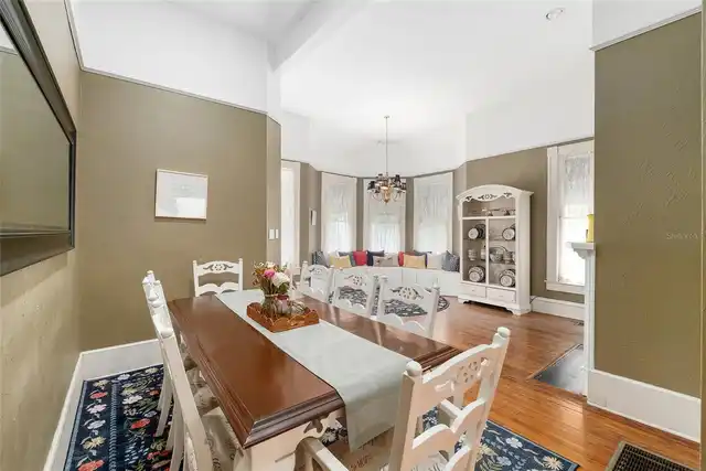 Listing Photo 12