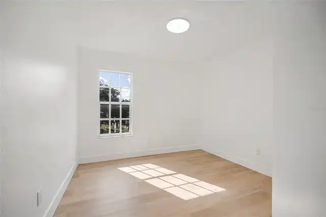 Listing Photo 26