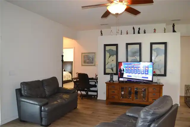 Listing Photo 9