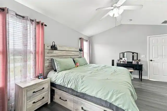 Listing Photo 28