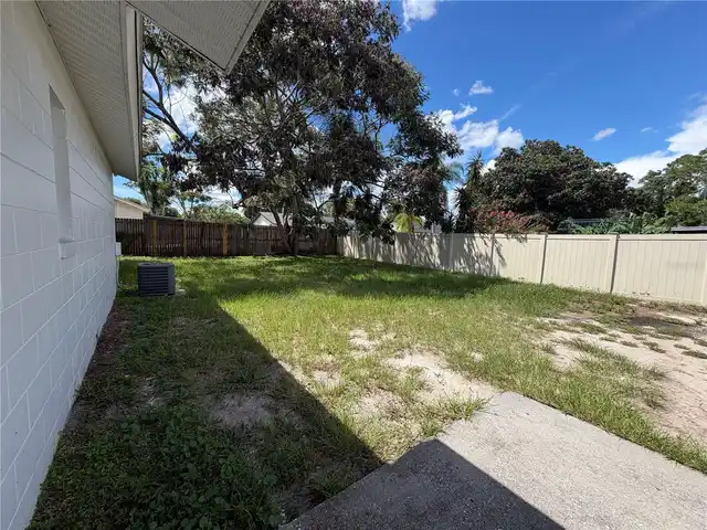 Listing Photo 11