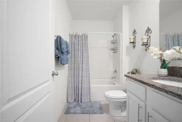 Listing Photo 8