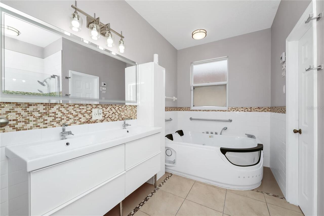 Listing Photo 15