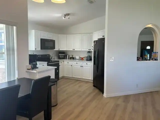 Listing Photo 7