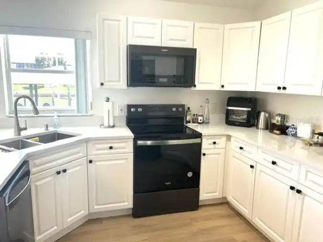 Listing Photo 9