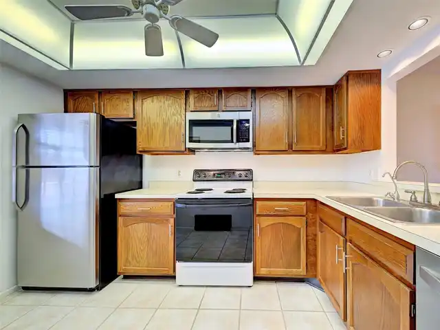 Listing Photo 8