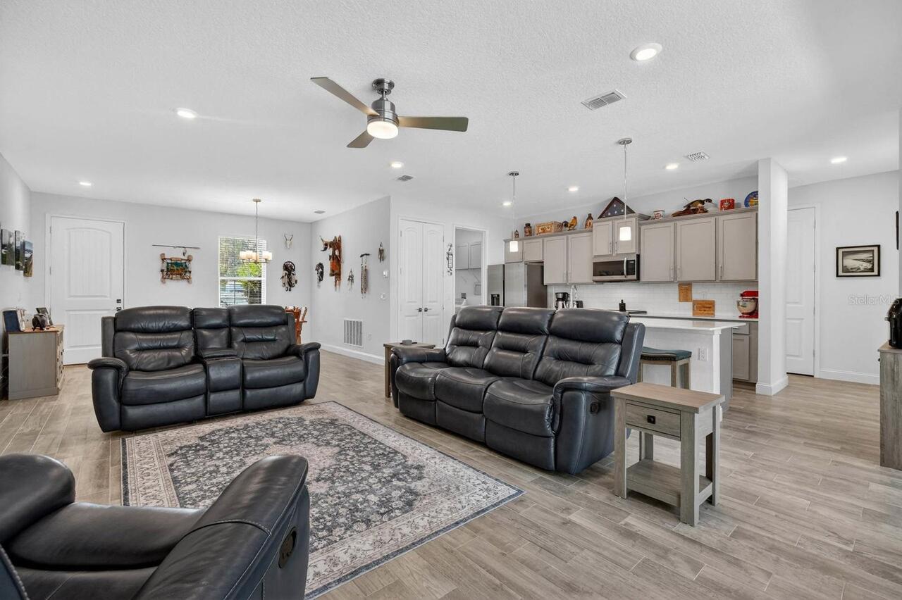 Listing Photo 12