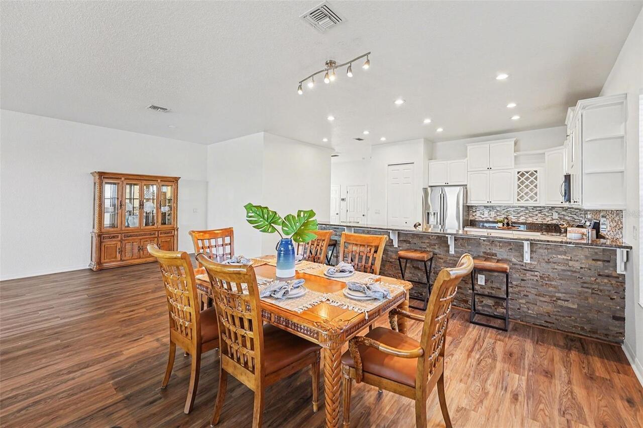 Listing Photo 10