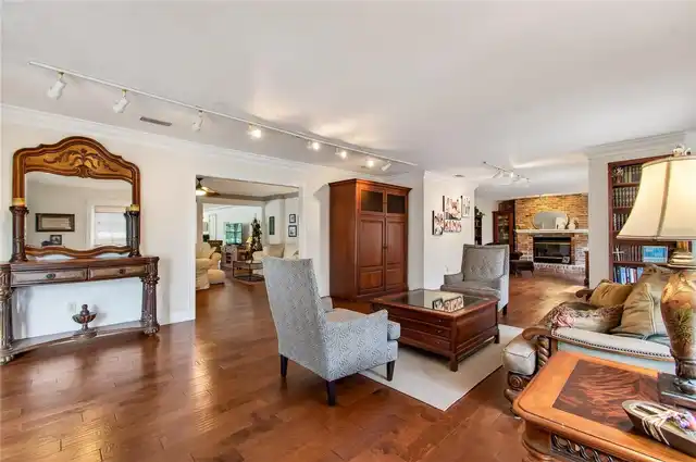 Listing Photo 19