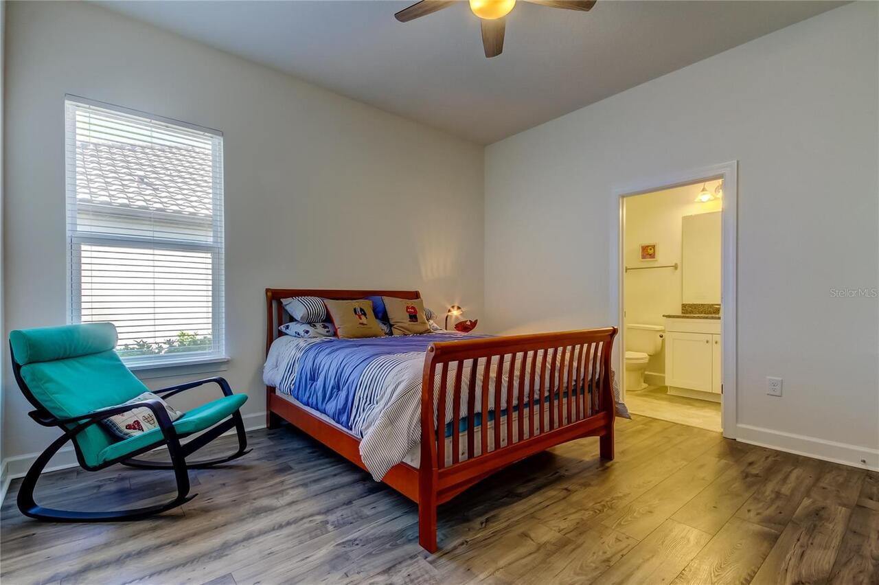 Listing Photo 18