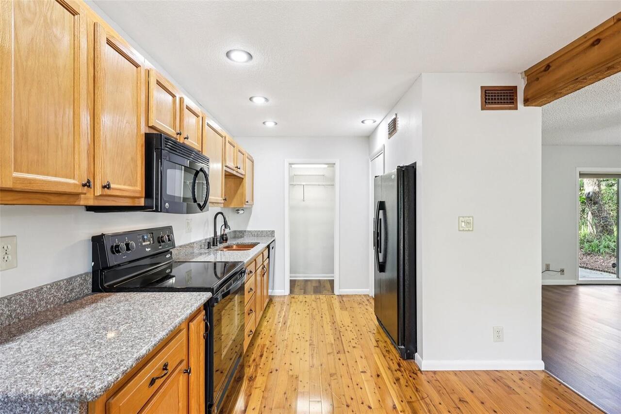 Listing Photo 14
