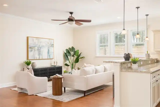 Listing Photo 11