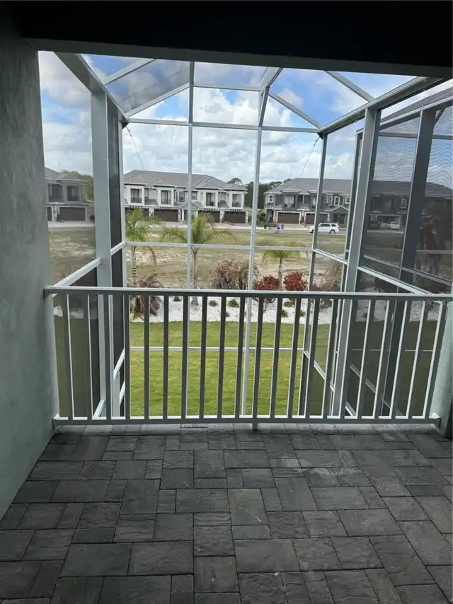 Listing Photo 11