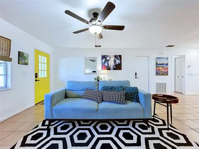Listing Photo 11
