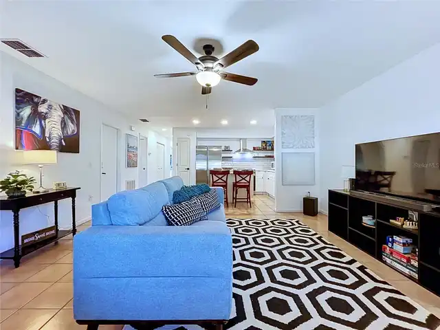 Listing Photo 12