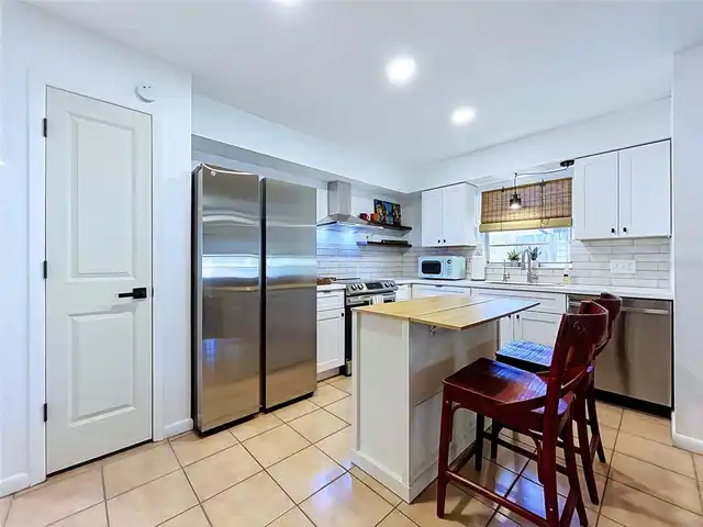 Listing Photo 15