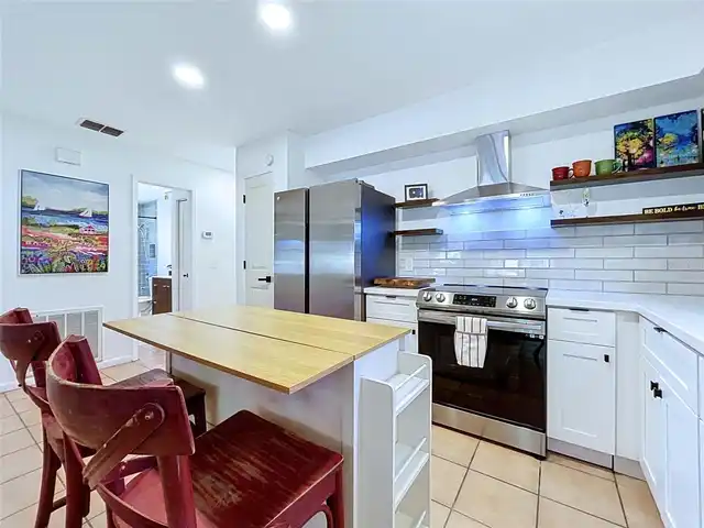 Listing Photo 17