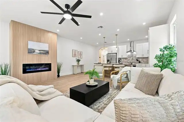 Listing Photo 12