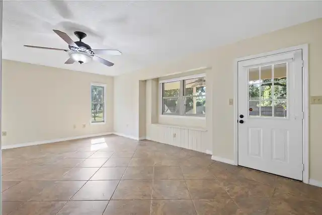 Listing Photo 12