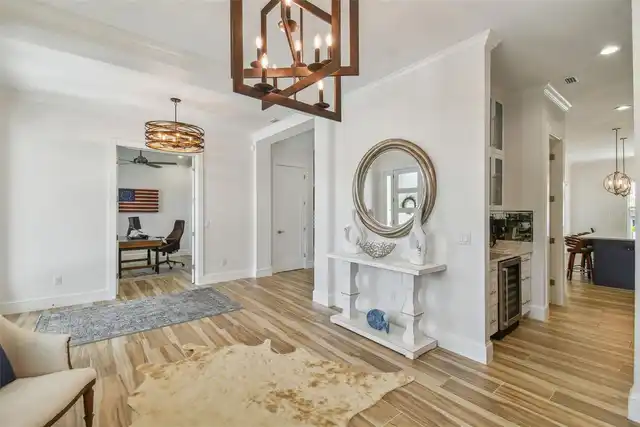Listing Photo 8