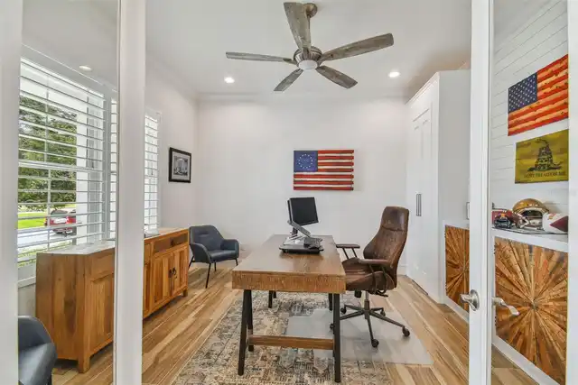 Listing Photo 9