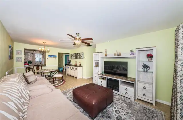Listing Photo 8