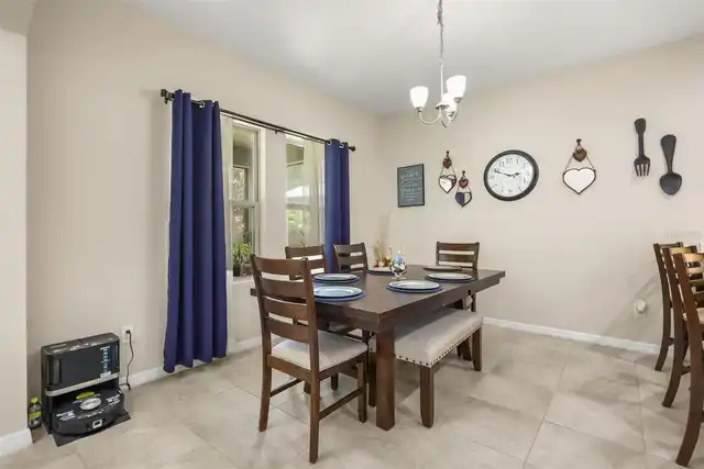 Listing Photo 12