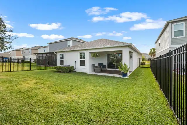 Listing Photo 11