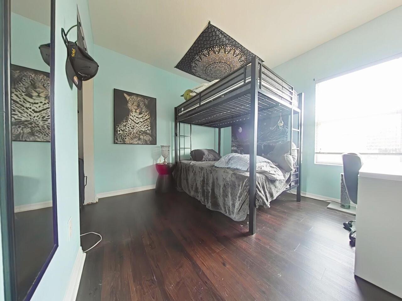 Listing Photo 8