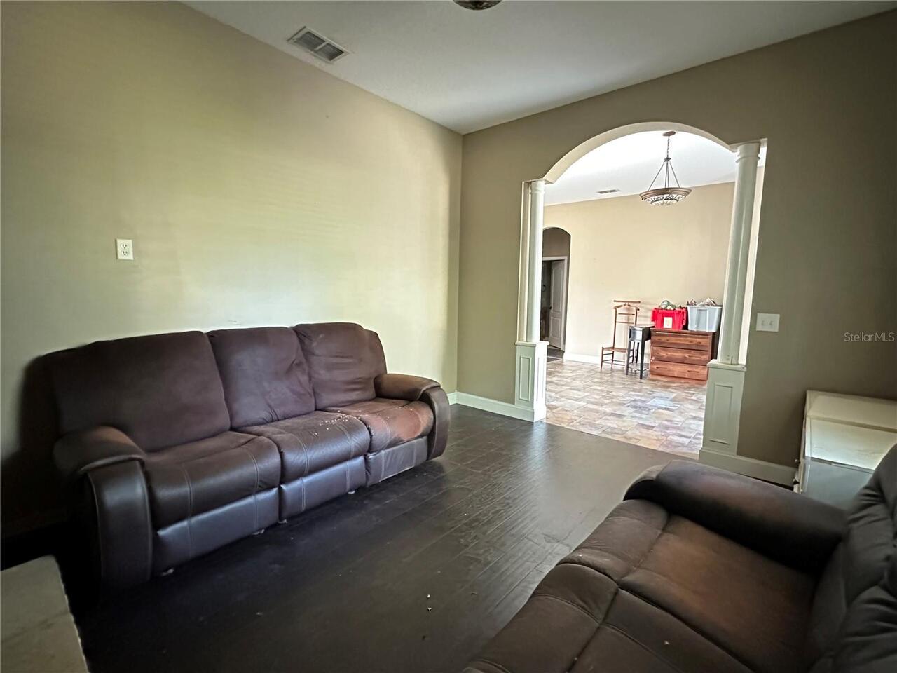 Listing Photo 12