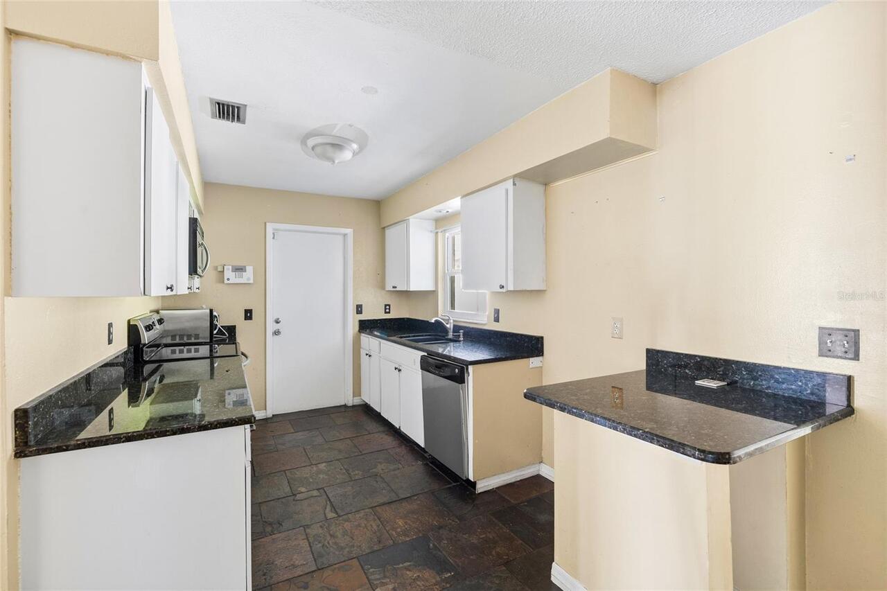 Listing Photo 9