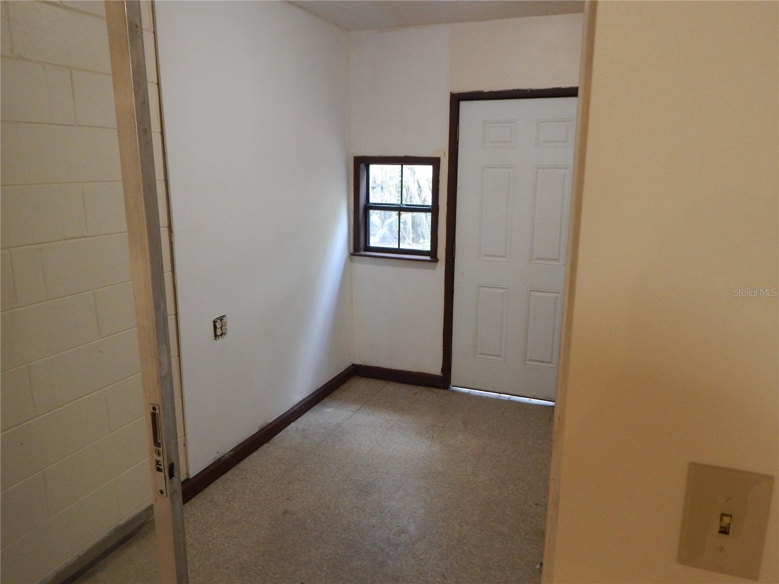 Listing Photo 17